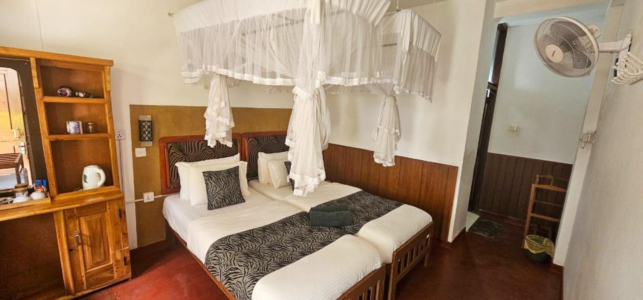 Hilltop Guest House Елла Екстер'єр фото